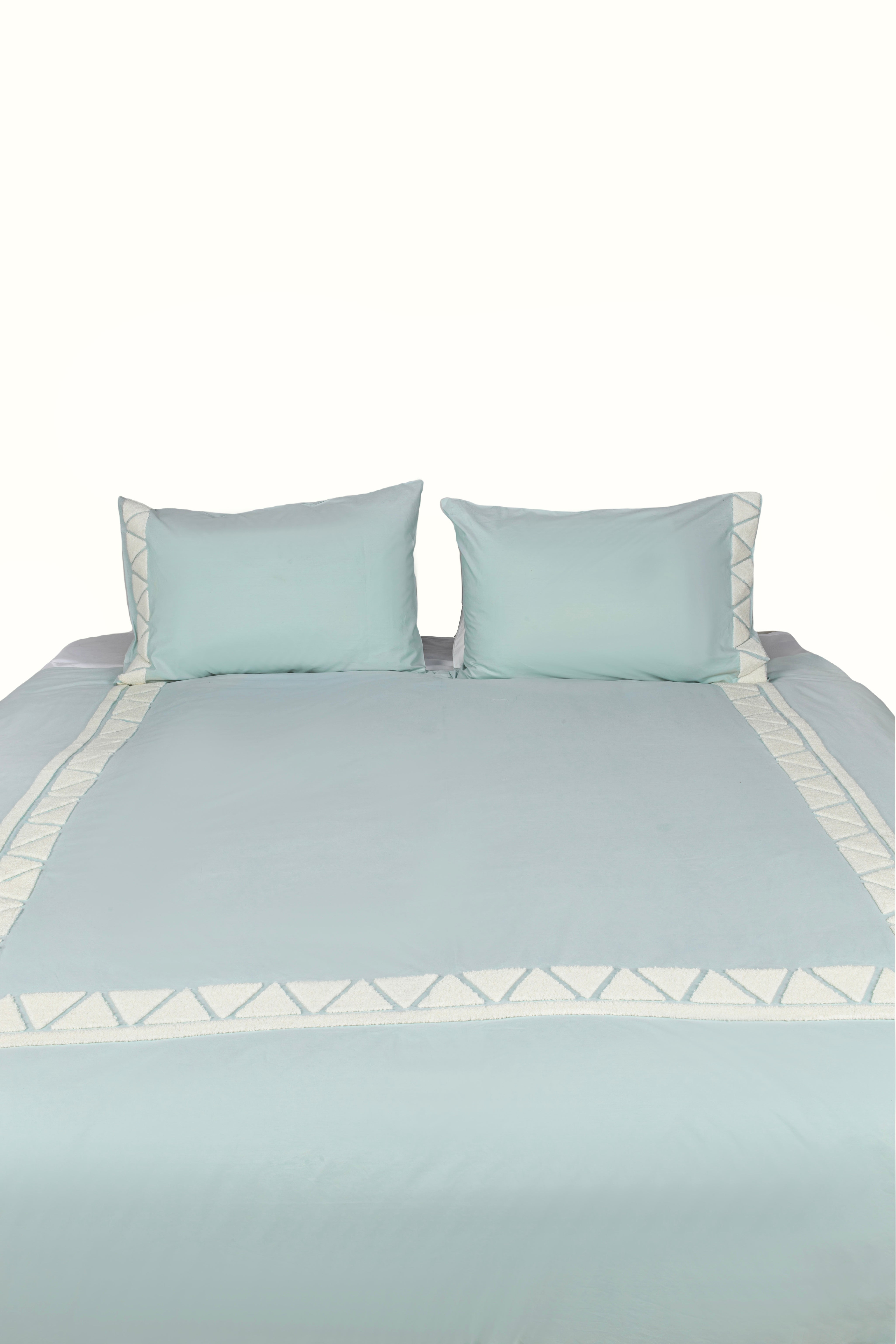 Border Triangles Tufted Duvet Set in Mint Green