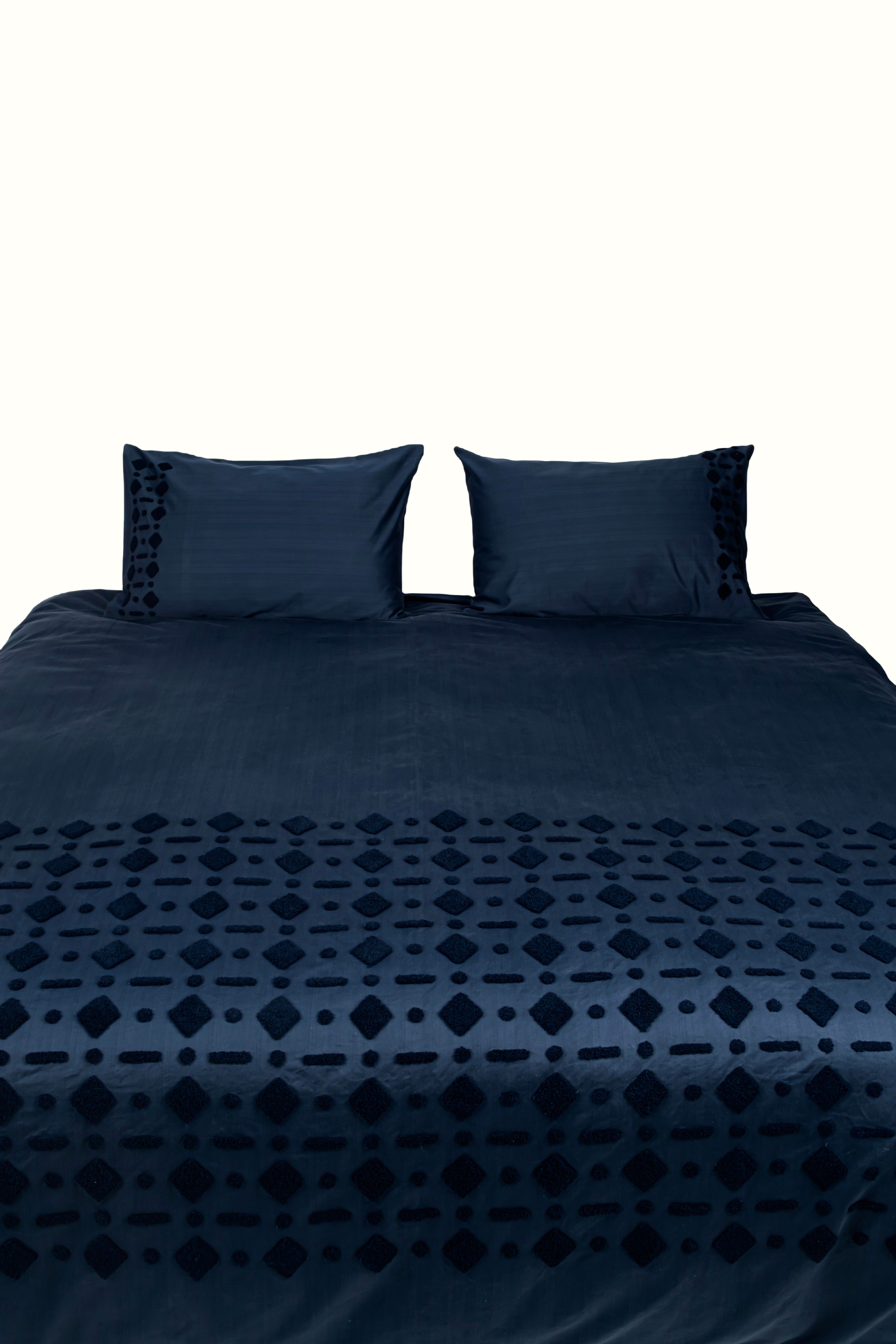 Diamonds in the Sky 600TC Tufted Duvet Set