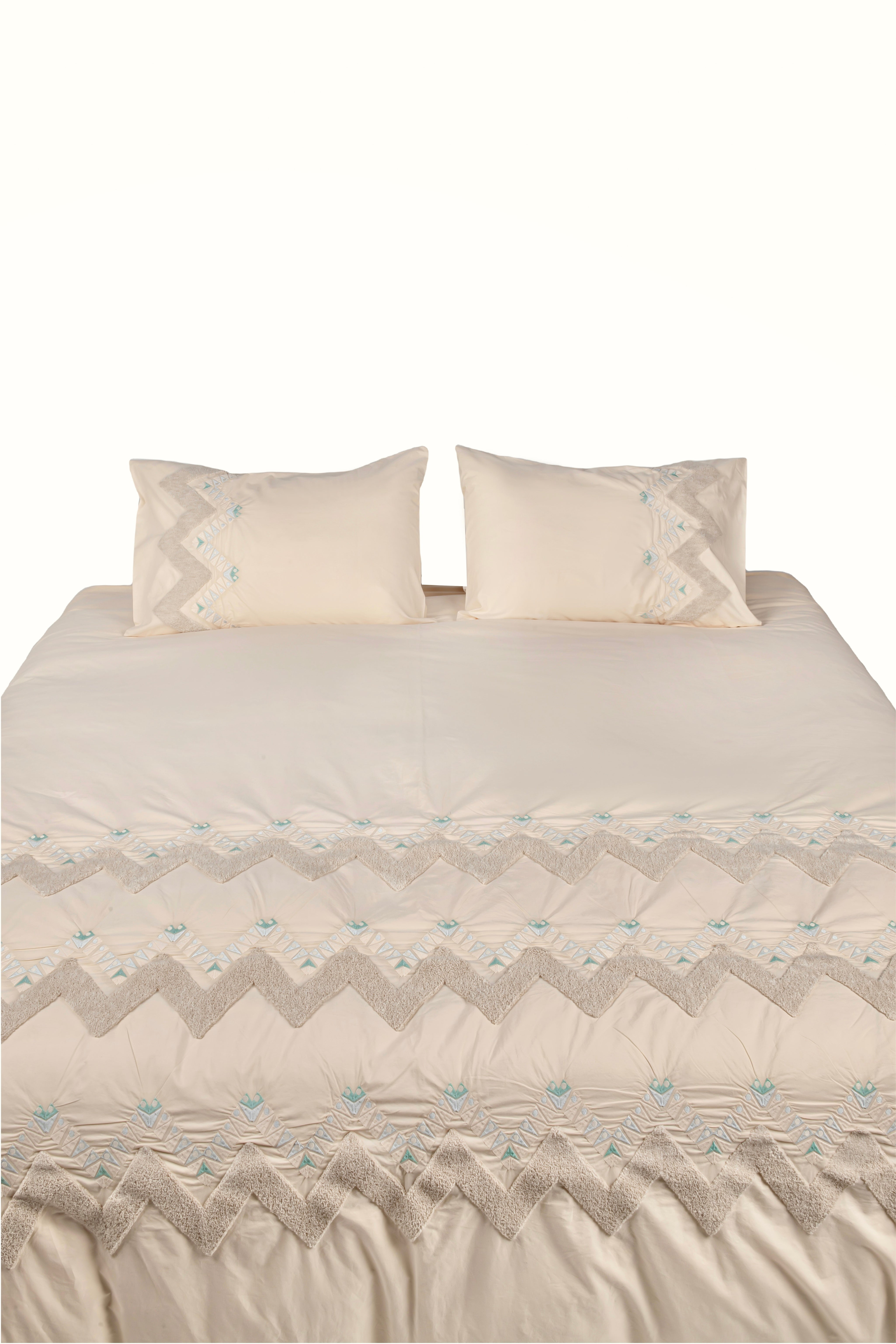 Waves Tufted and Embroidered Duvet Set
