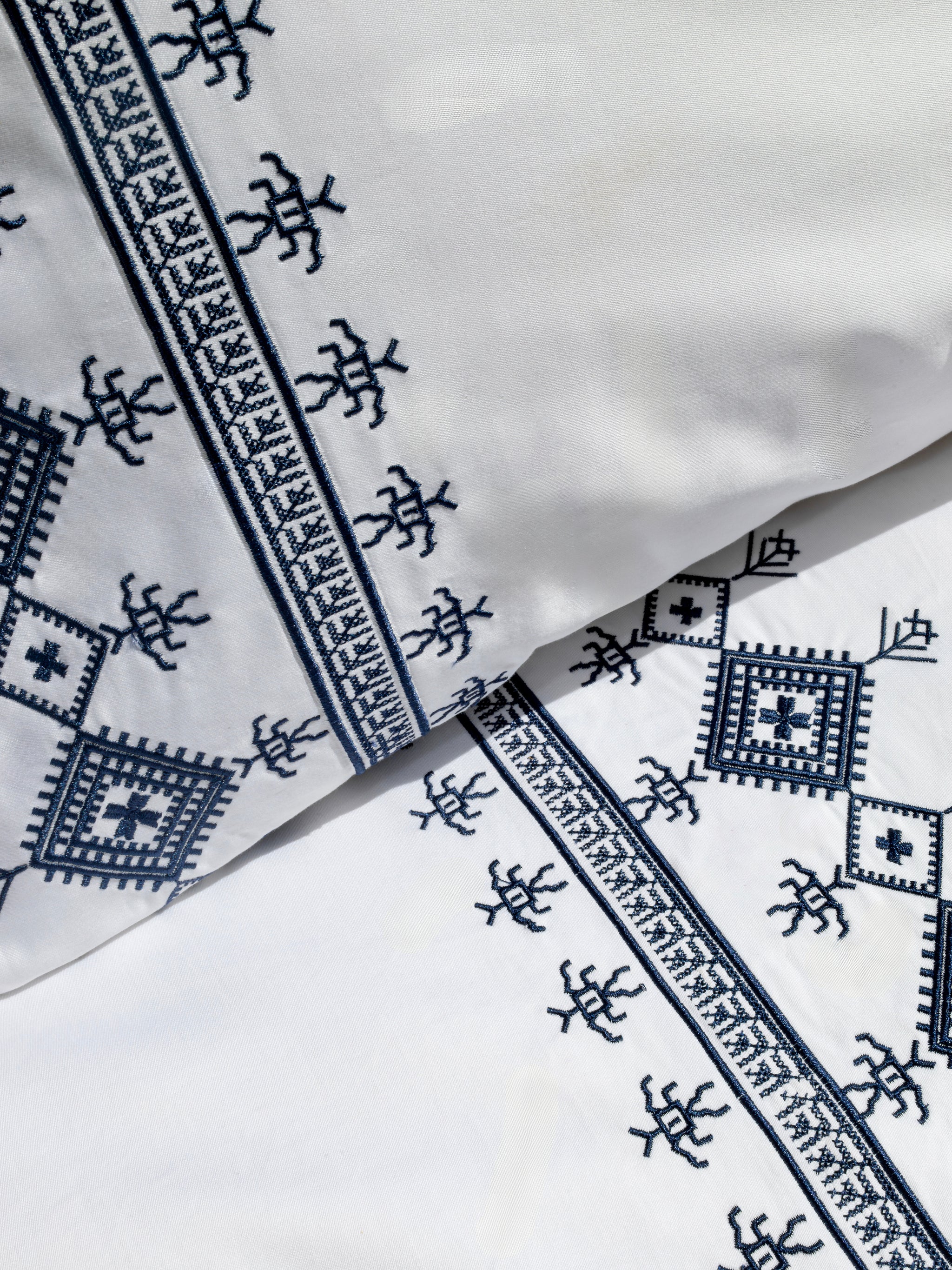 Siwa Dreams Embroidered Duvet Set in White Sateen