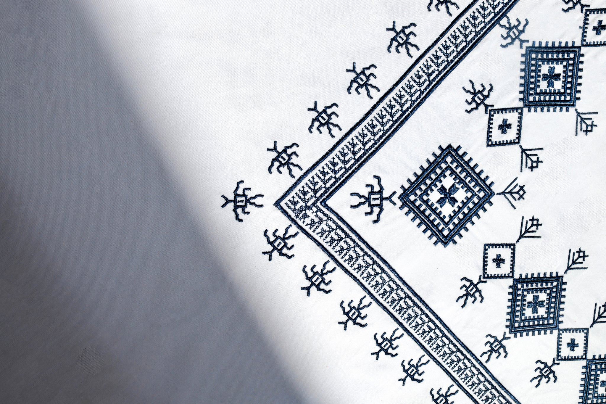 Siwa Dreams Embroidered Duvet Set in White Sateen