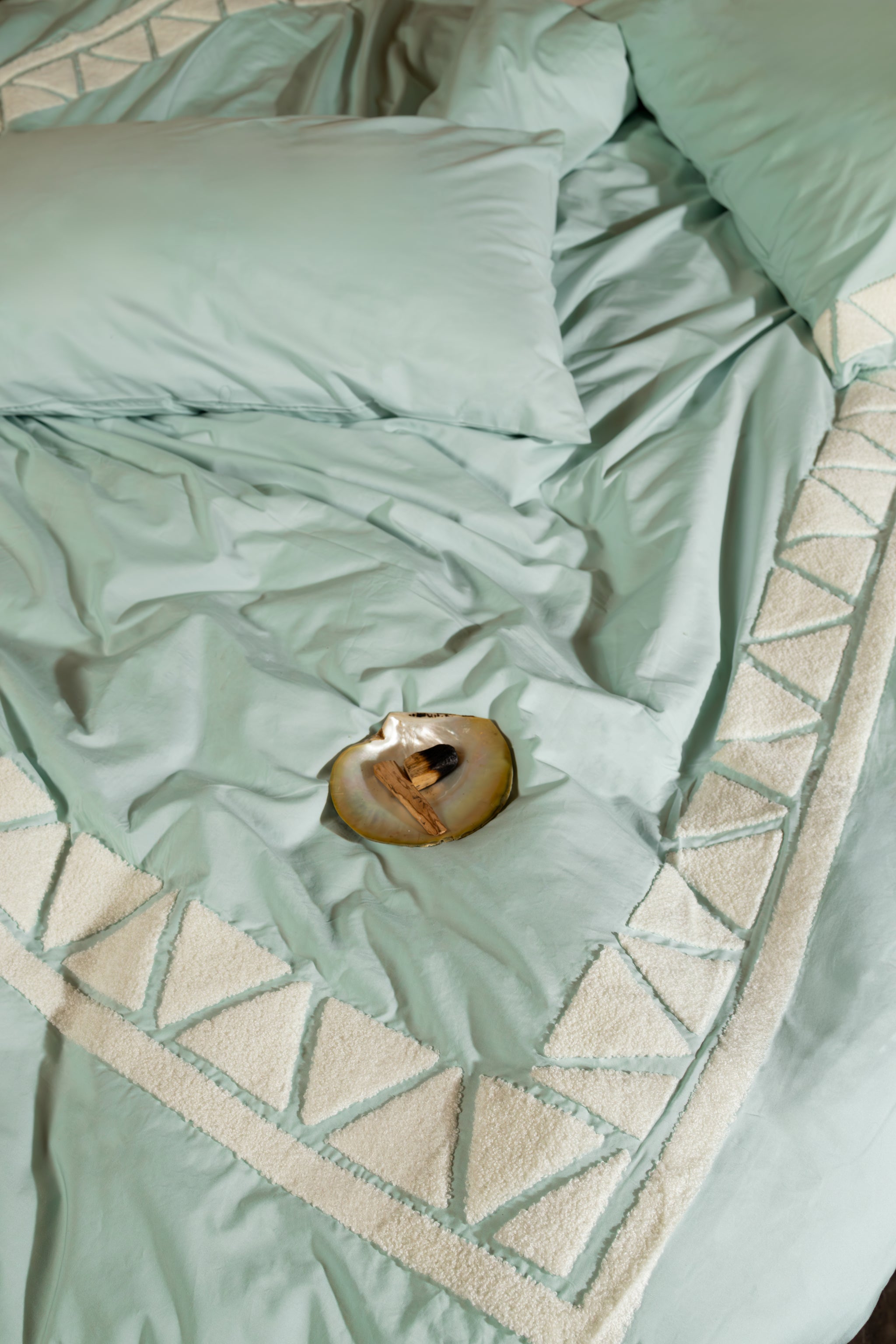 Border Triangles Tufted Duvet Set in Mint Green