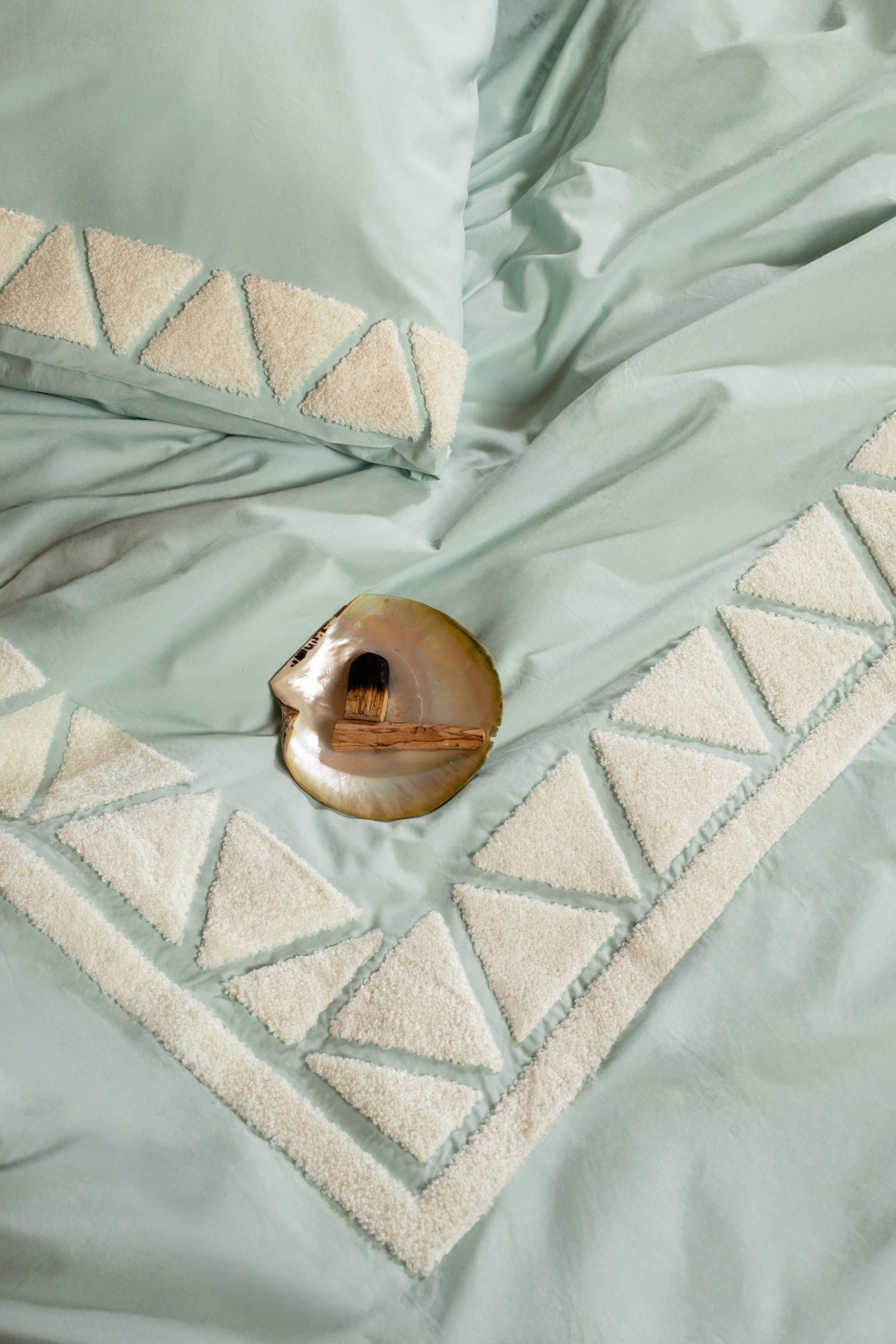 Border Triangles Tufted Duvet Set in Mint Green