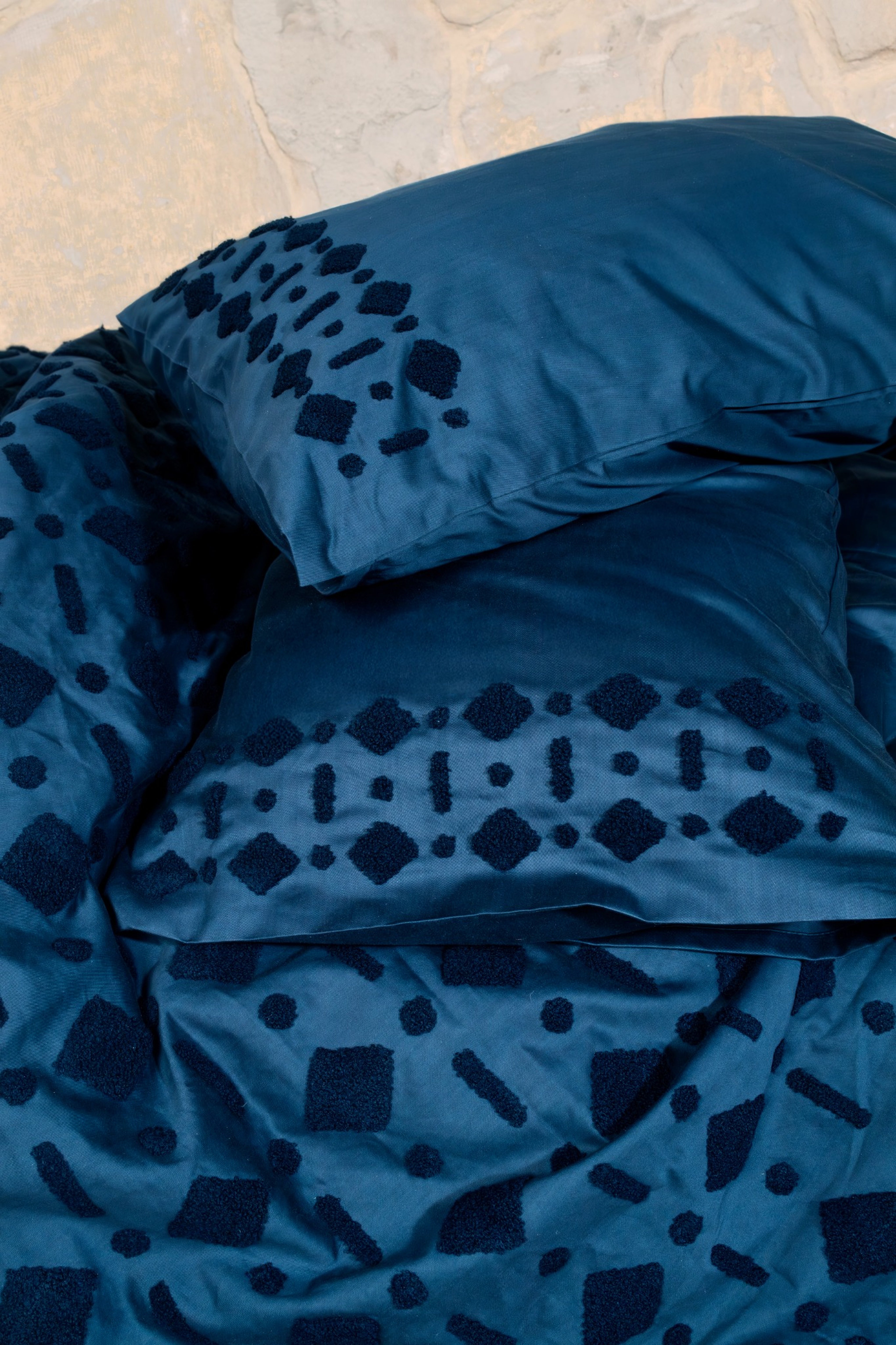 Diamonds in the Sky 600TC Tufted Duvet Set