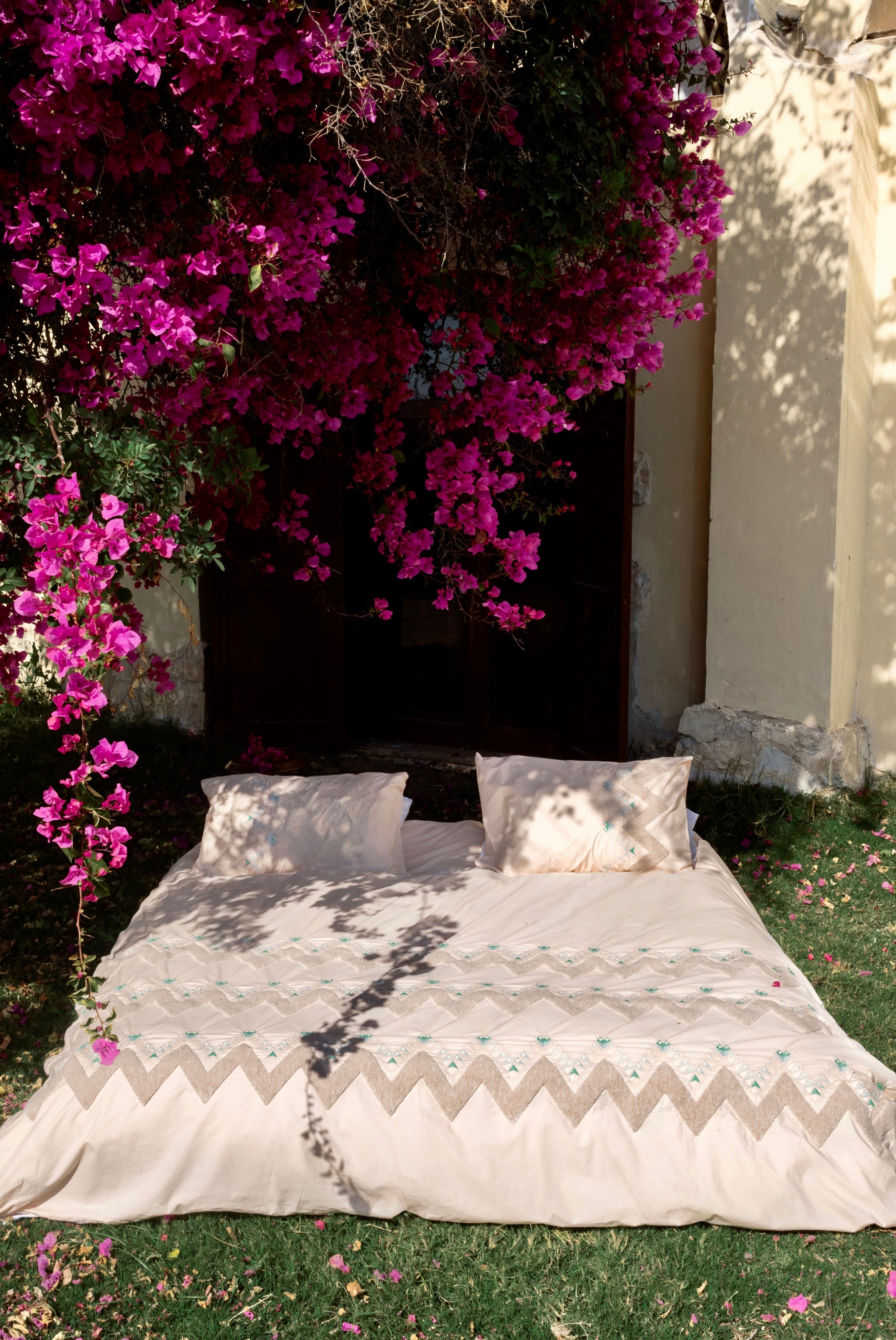 Waves Tufted and Embroidered Duvet Set