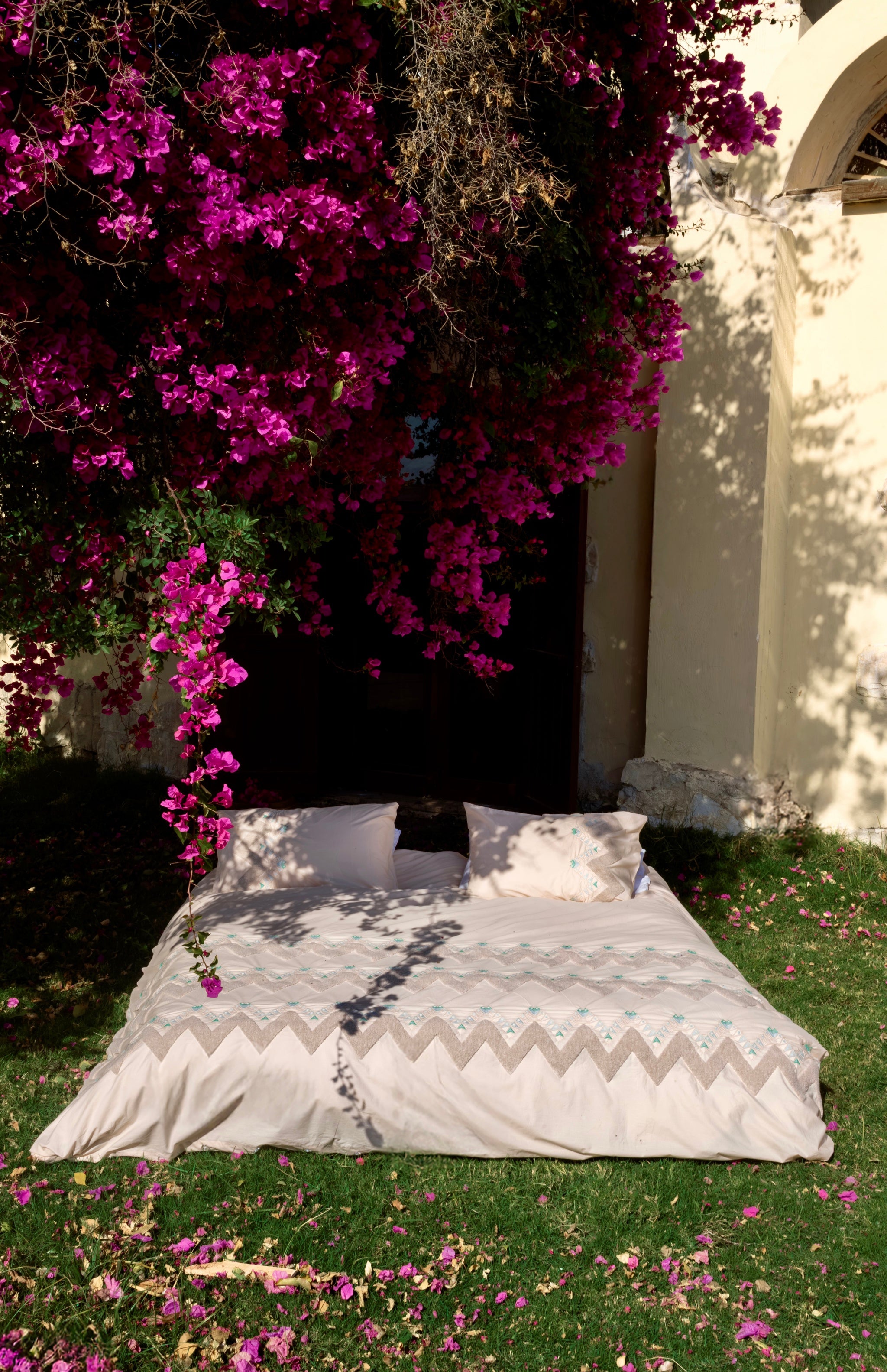 Waves Tufted and Embroidered Duvet Set