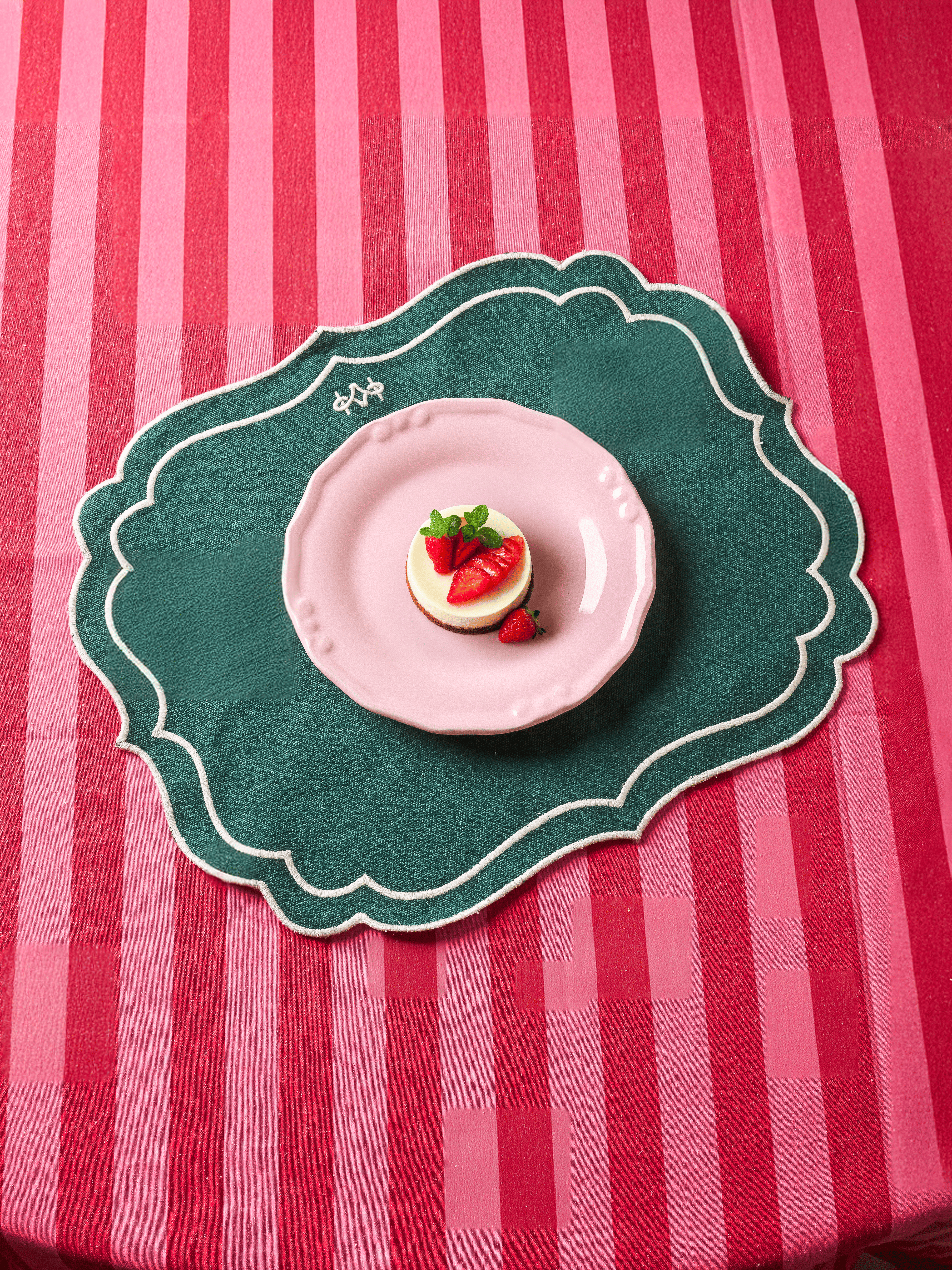 Candy Cane Stripe Table Linen