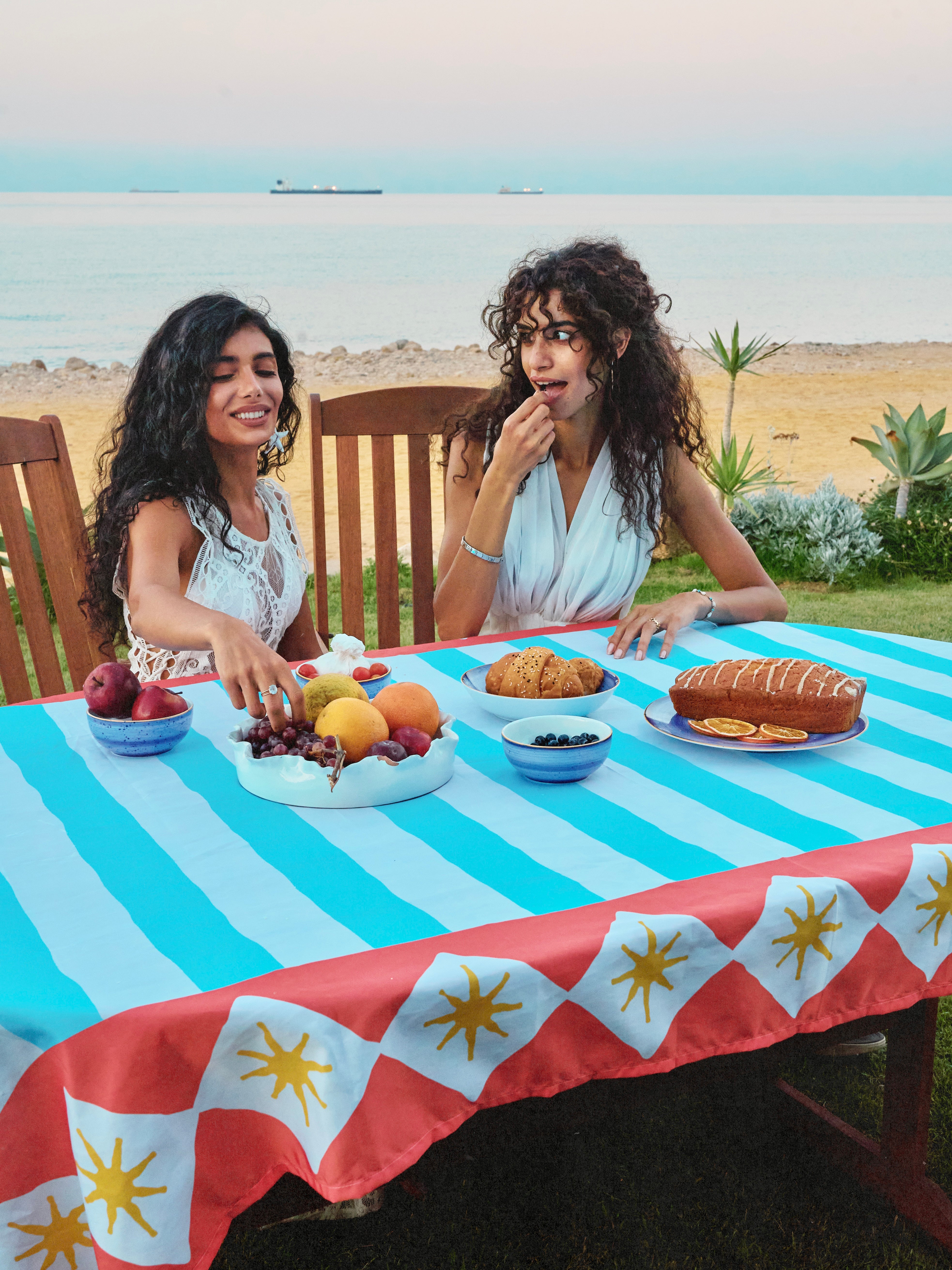 Heatwave Waterproof Tablecloth