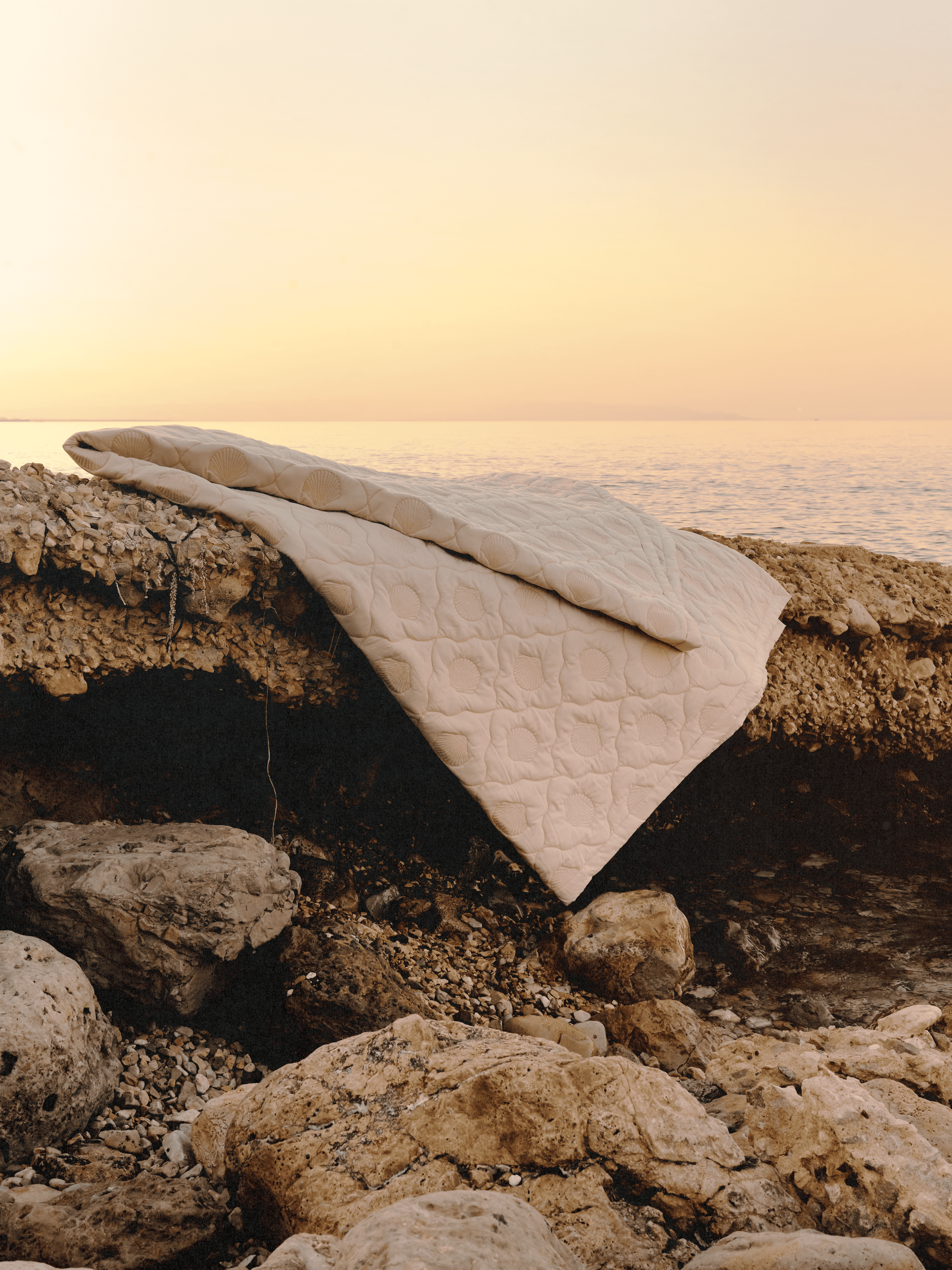 Seashell Quilt in Offwhite