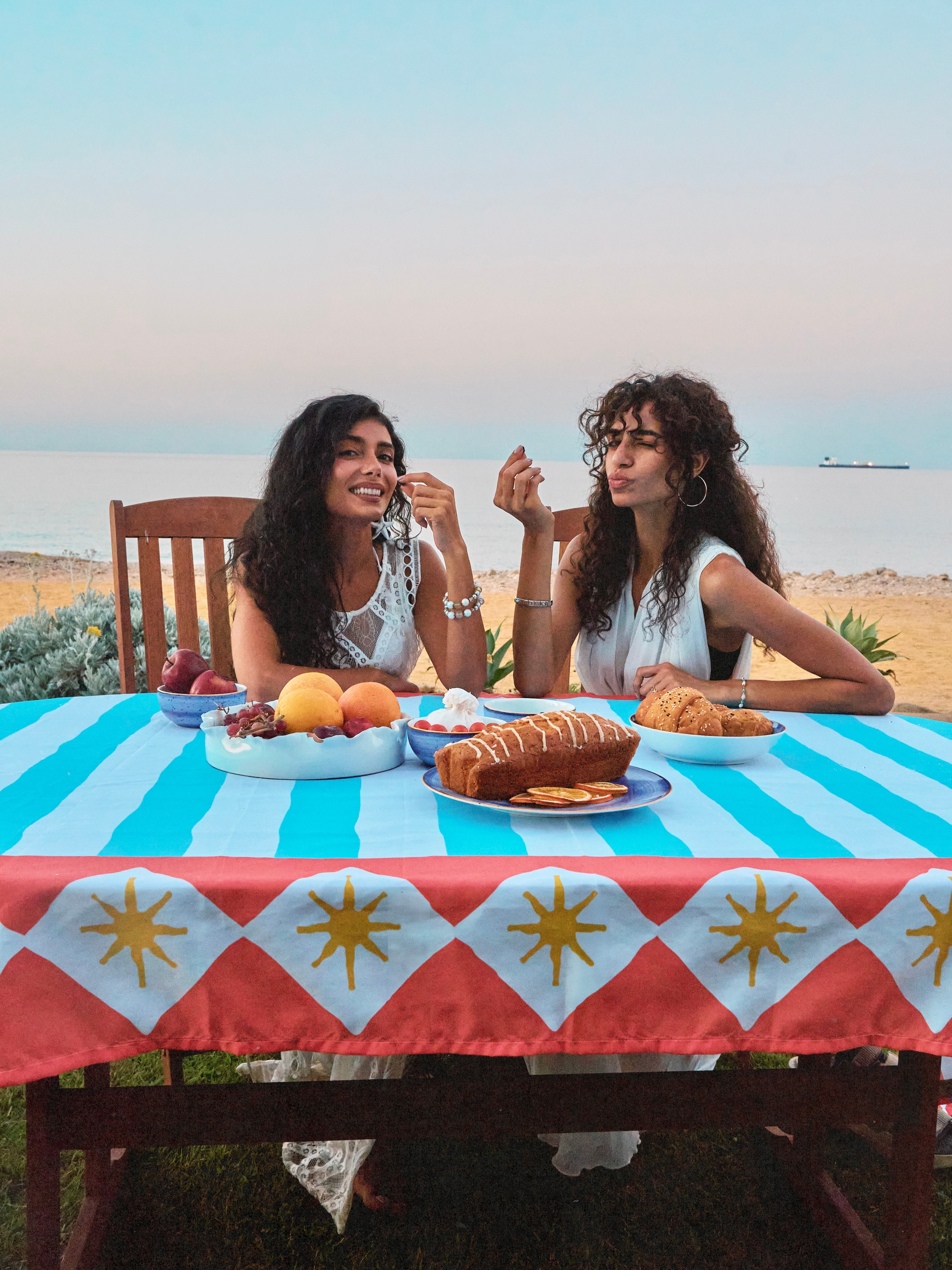 Heatwave Waterproof Tablecloth