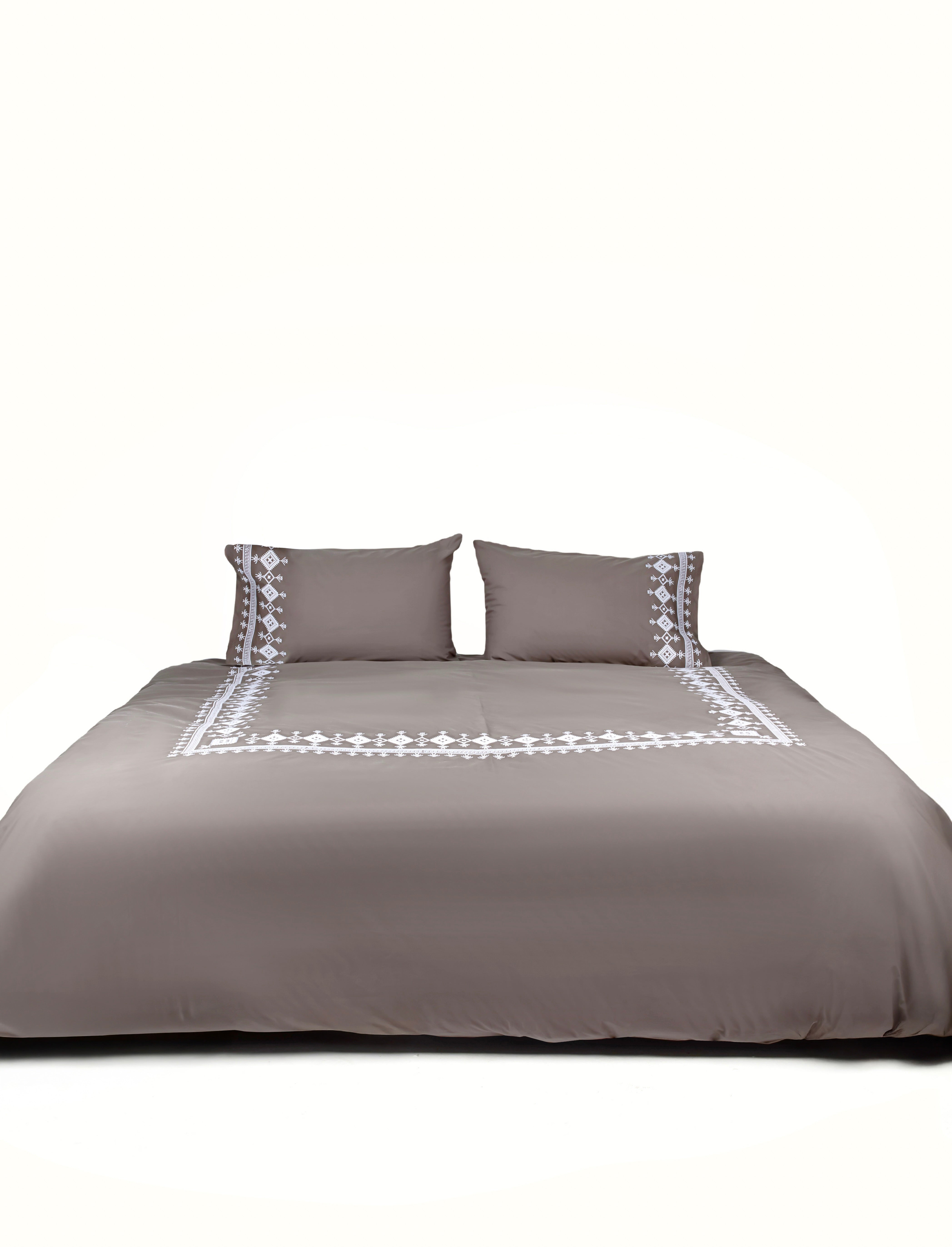 Siwa Dreams Embroidered Duvet Set in Grey Percale