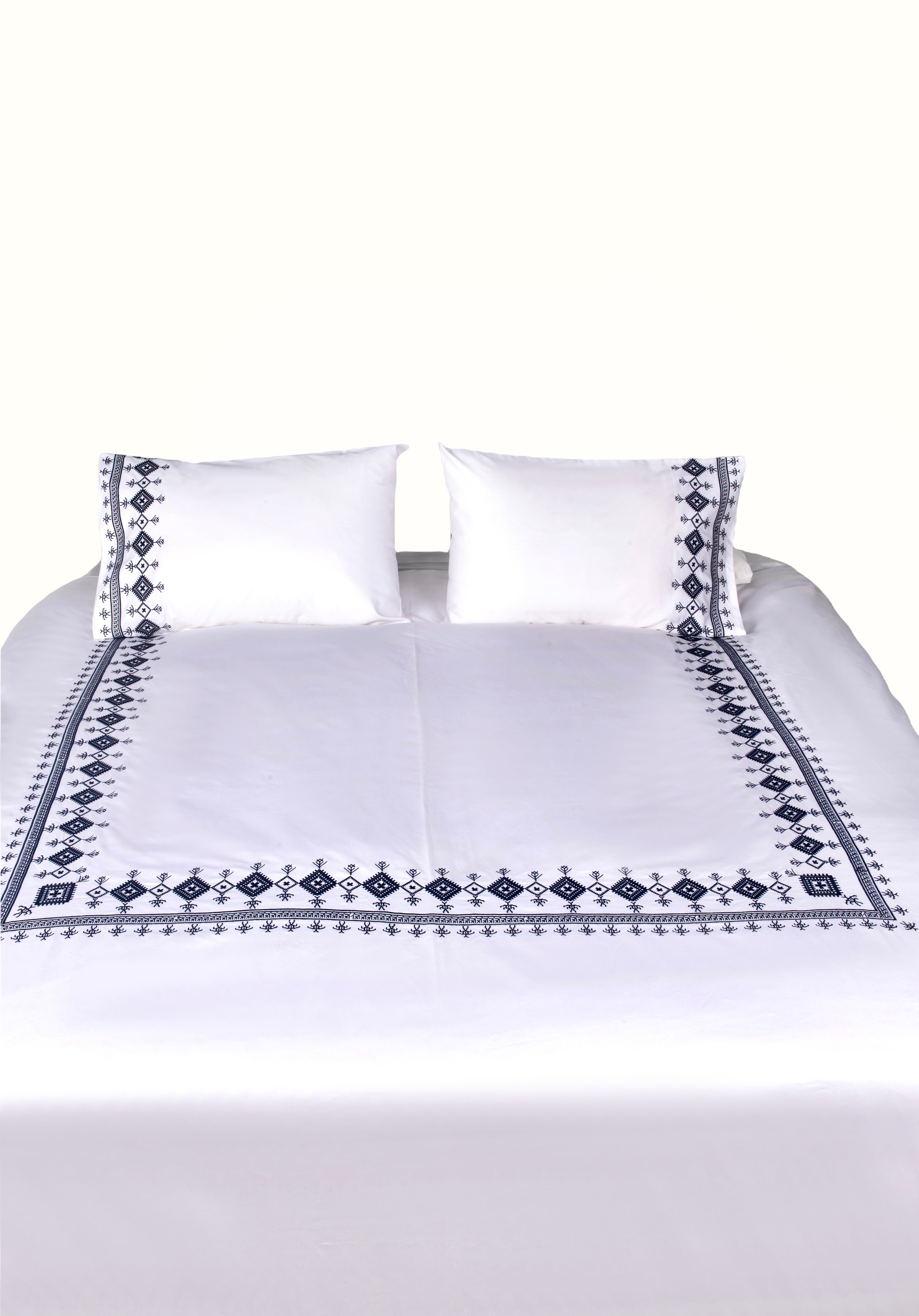 Siwa Dreams Embroidered Duvet Set in White Sateen