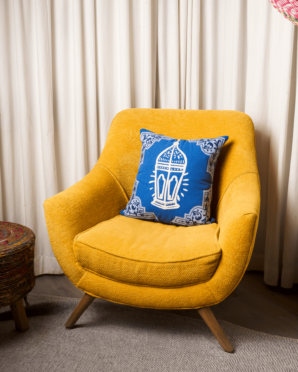 7alo ya 7alo - The Lantern Glow Cushion